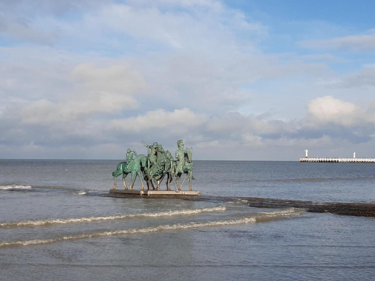 Nieuwpoort Marjolaine Prachtig Zeezicht - 4De Verdiep -Op De Dijk 5Pers Экстерьер фото
